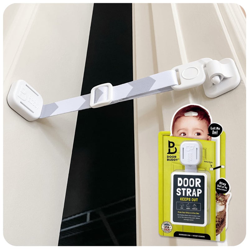 Door Buddy قفل باب للأطفال والقطط - رمادي. حزام قابل للتعديل يمنع الأطفال من دخول مناطق القطط. قفل أمان بسيط للأبواب. بديل داخلي أسهل لباب الأطفال وباب القطط. - Image 1