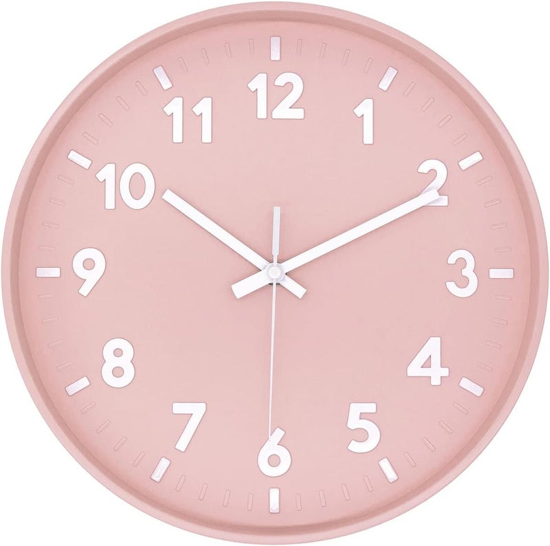 JENLYSTIME ساعة حائطية حديثة من بقياس 12 بوصة وعرض رقمي ثلاثي الأبعاد، عقارب دائرية زاهية وملونة، تعمل ببطارية كوارتز بدون صوت، سهلة القراءة وبتصميم بسيط، مناسبة لغرفة النوم أو غرفة المعيشة (لون وردي). - Image 1