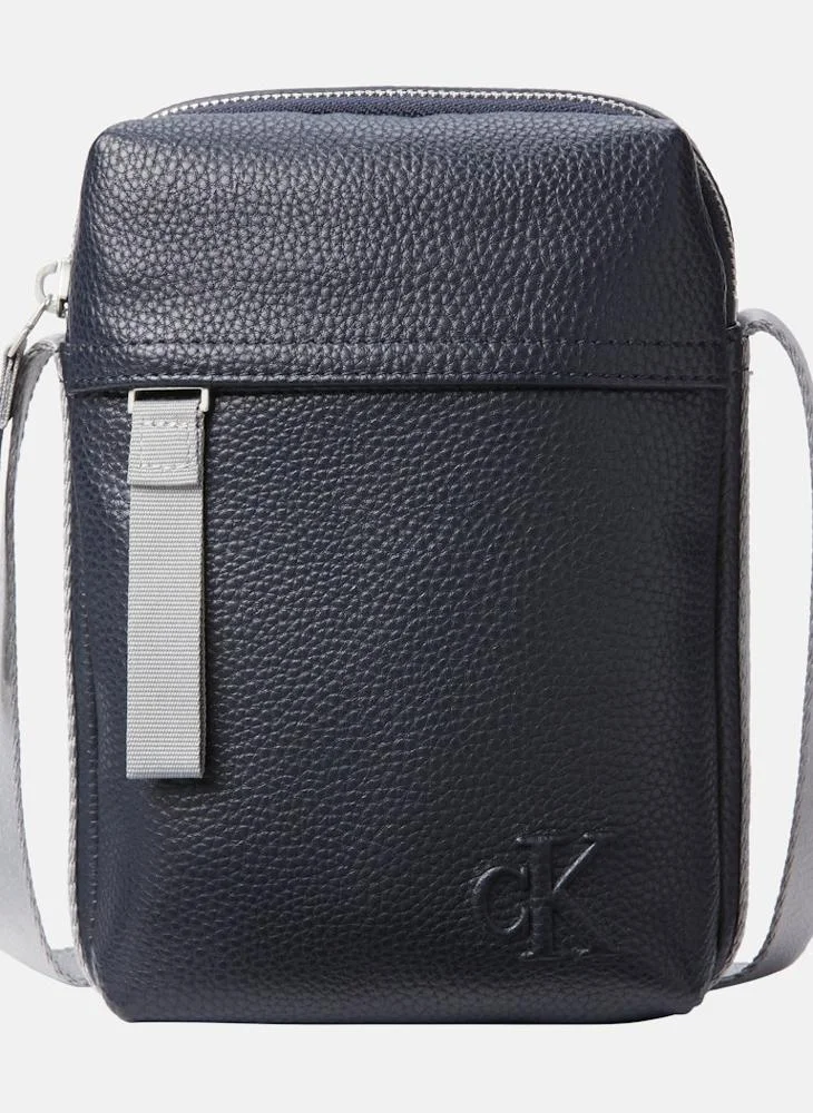 Calvin Klein Jeans Logo Cargo Reporter Bag