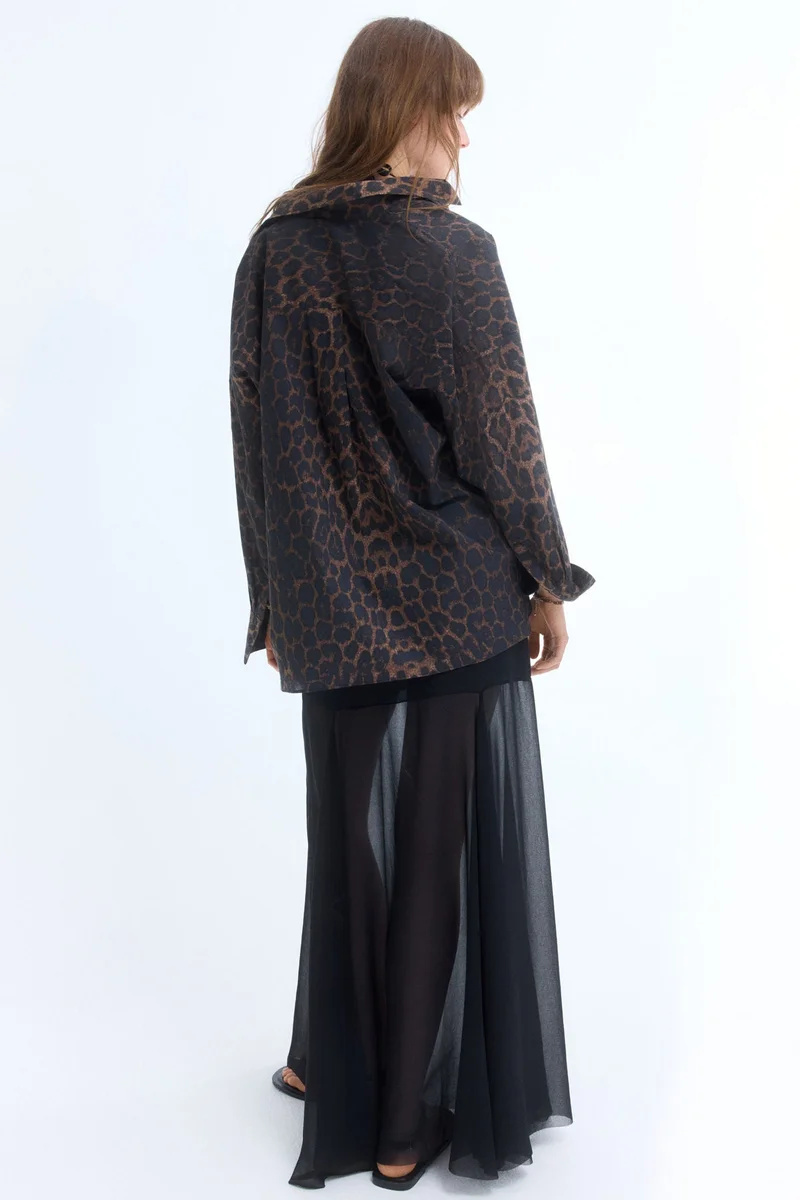 اتش اند ام قميص من القطن