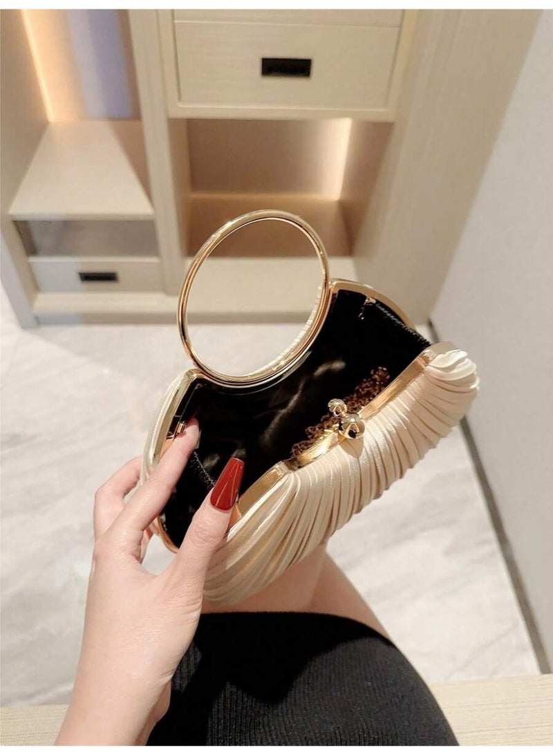 شنطة سهرة نسائية كلتش بلون كريمي بتصميم صدفي مع مقبض دائري معدني مناسبة للحفلات والمناسبات - Image 5