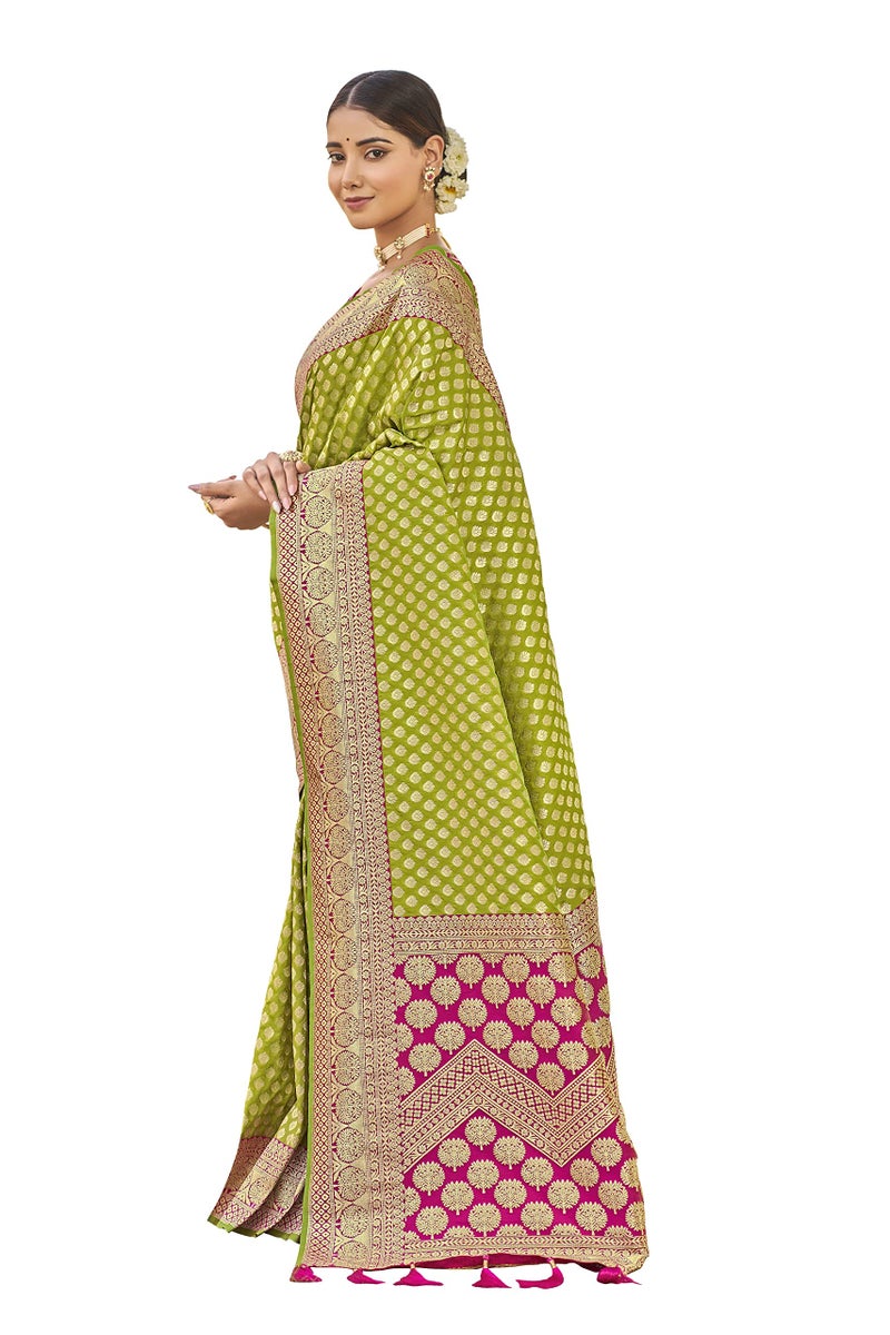 MANOHARI Adorable Woven Pattern Banarasi Silk Green Saree for Women with Blouse Piece - Image 3