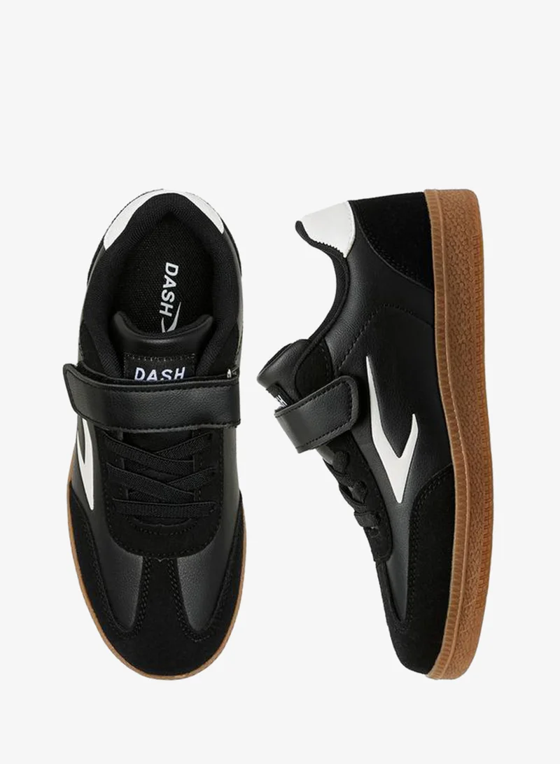 داش أحذية رياضية للأولاد بشريط لاصق