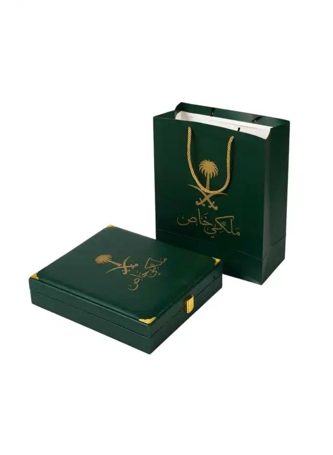 Luxury Royal Box for Men – Elegant Shemagh + Scarf in a Luxurious Gift Box, a Distinctive Men's Gift Set Ready for Presentation - Image 4