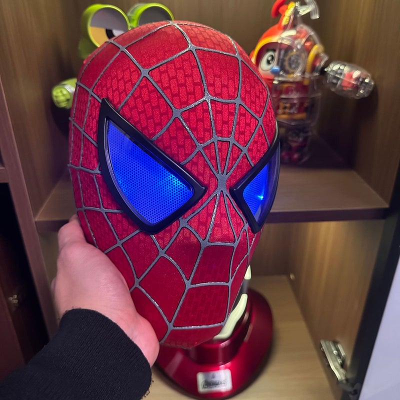 Tobey Maguire Spider-Man Mask with Light-Up Eyes - Image 2