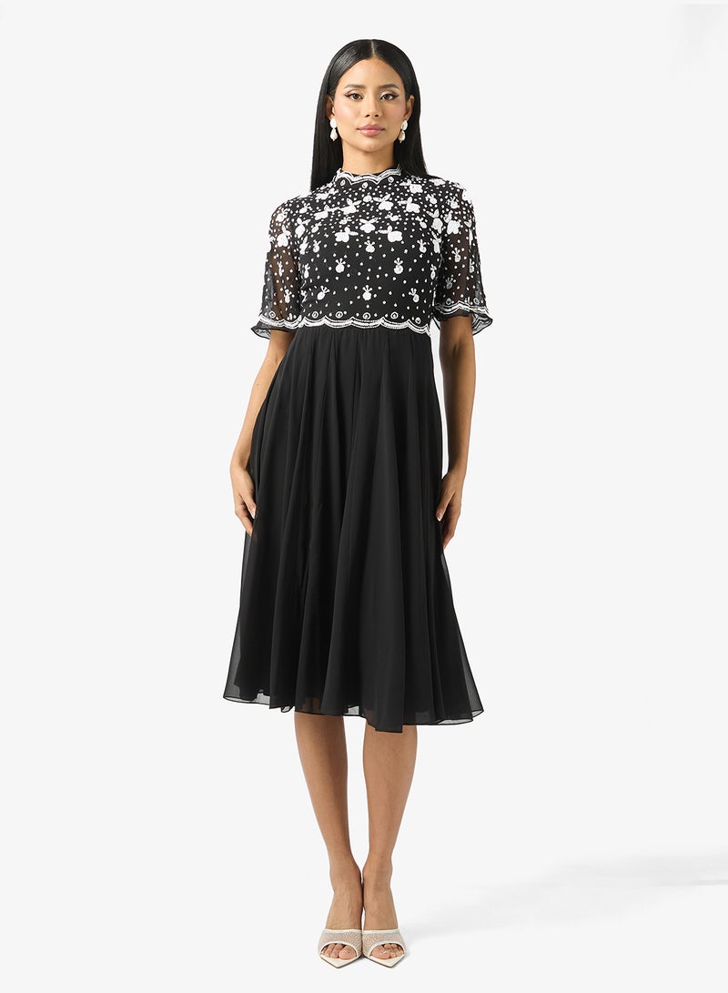 فروك اند فرل فستان طبقات بياقة مستديرة وترتر - Image 4