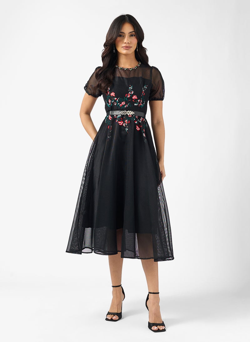 ايلا ليمتد اديشن فستان مطرز - Image 4