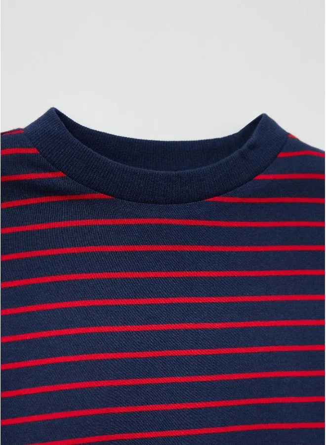 او في اس Long sleeved T-shirt with striped pattern