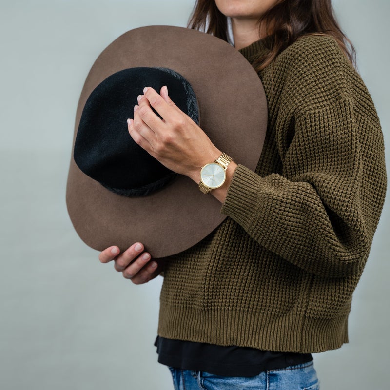 PIERRE CARDIN Women's Watch with Gold Metal Case and Gold Metal Band - Image 4