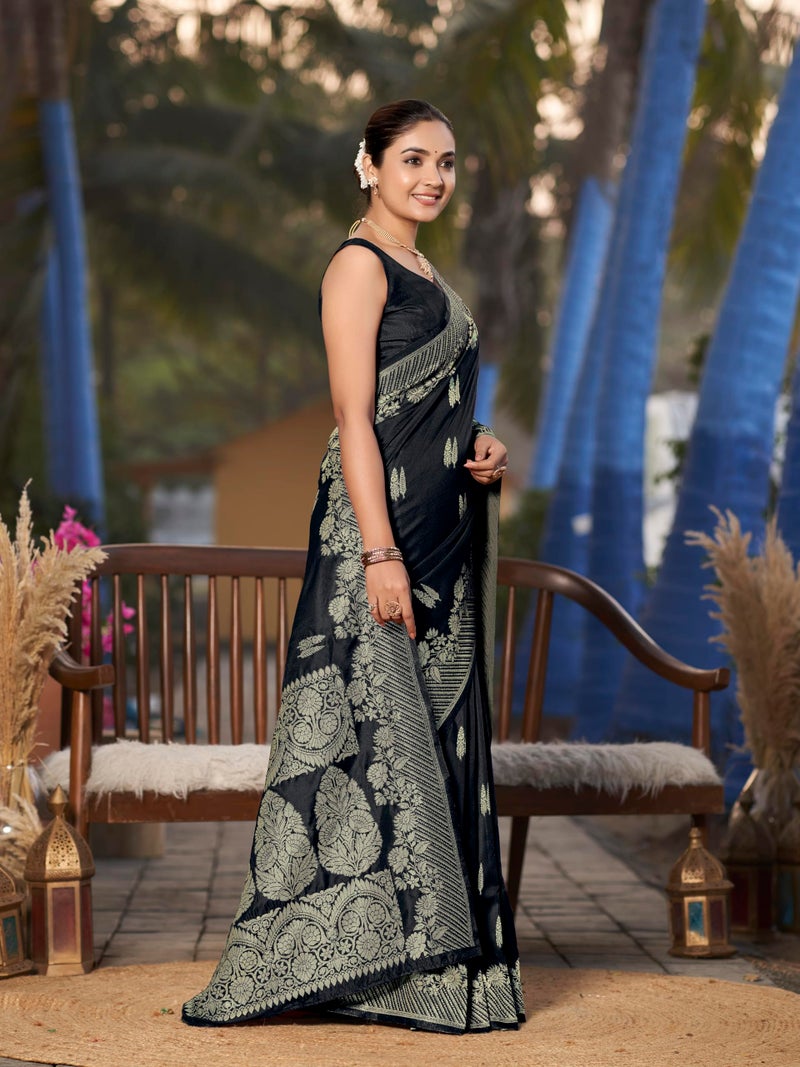 MANOHARI Women's Most Trendy Banarasi Woven Black Saree With Heavy Jacquard Work Saree With Blouse Piece - Image 4