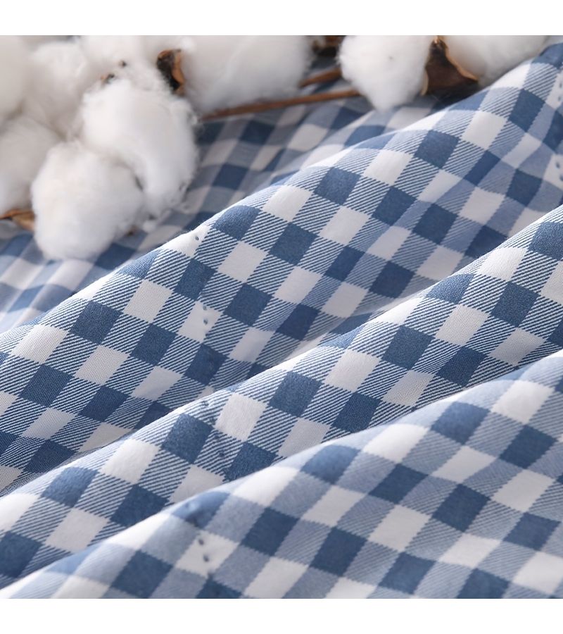 All Season Black Grid Check Bedspread With Soundwave Embossed Pattern Machine Washable Cooling Comforter For Twin Full Queen King Beds Home Hotel Dorm Guest Rooms 59.06 By 78.74 Inches - Image 4