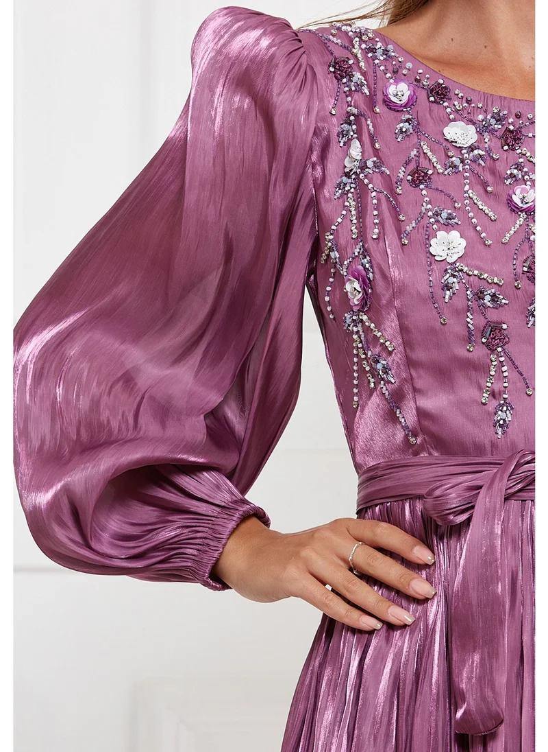 امري Stunning Embroidered Long Dress With Modified V-Neckline And Long Puff Sleeves