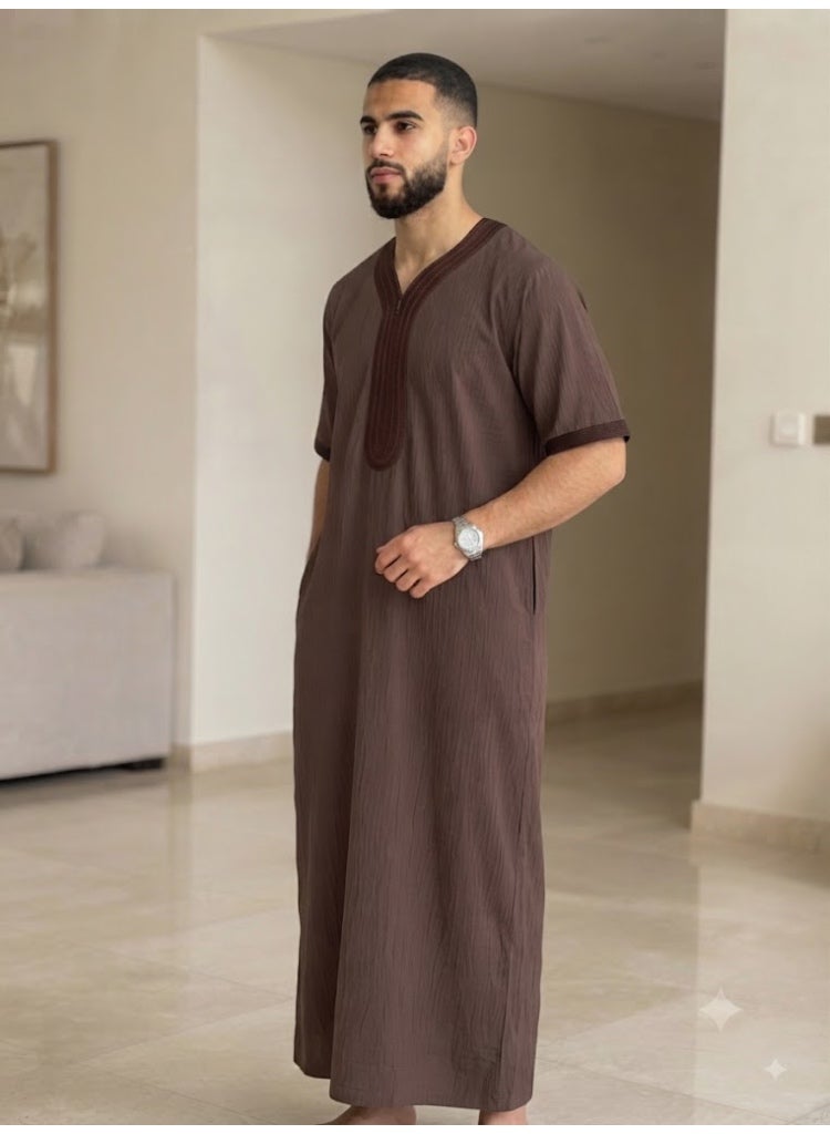 AMYAE Brown Emirati Kandura for Men | Traditional Arabic Thobe | UAE Gulf Kandora | Elegant Islamic Men’s Clothing for Eid, Friday Prayer & Special Occasions | Free Size - Image 2