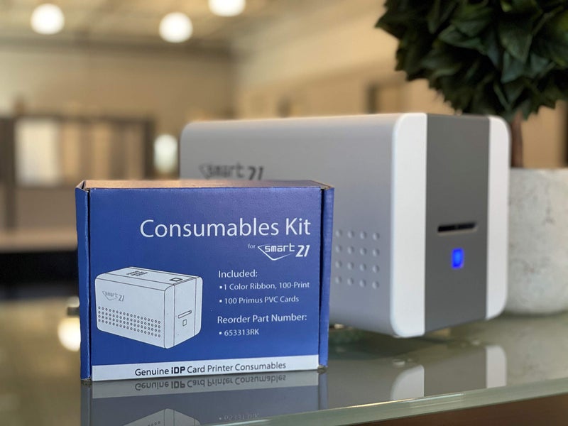 IDP IDP IDP SMART-21 YMCKO Consumables Kit with Color Printer Ribbon, 100 Primus PVC Cards, and Cleaning Roller - Image 1