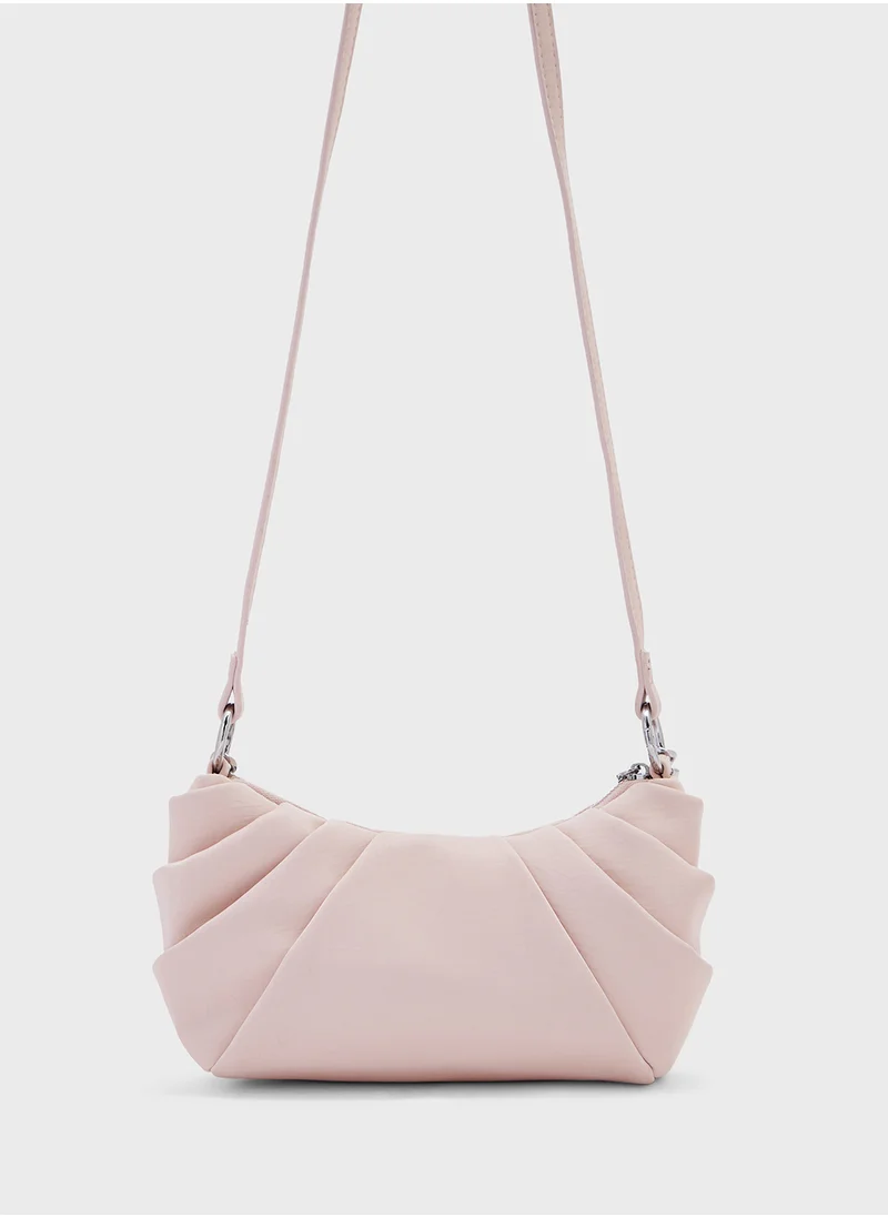 جينجر Pleated Flower Trim Crossbody Bag