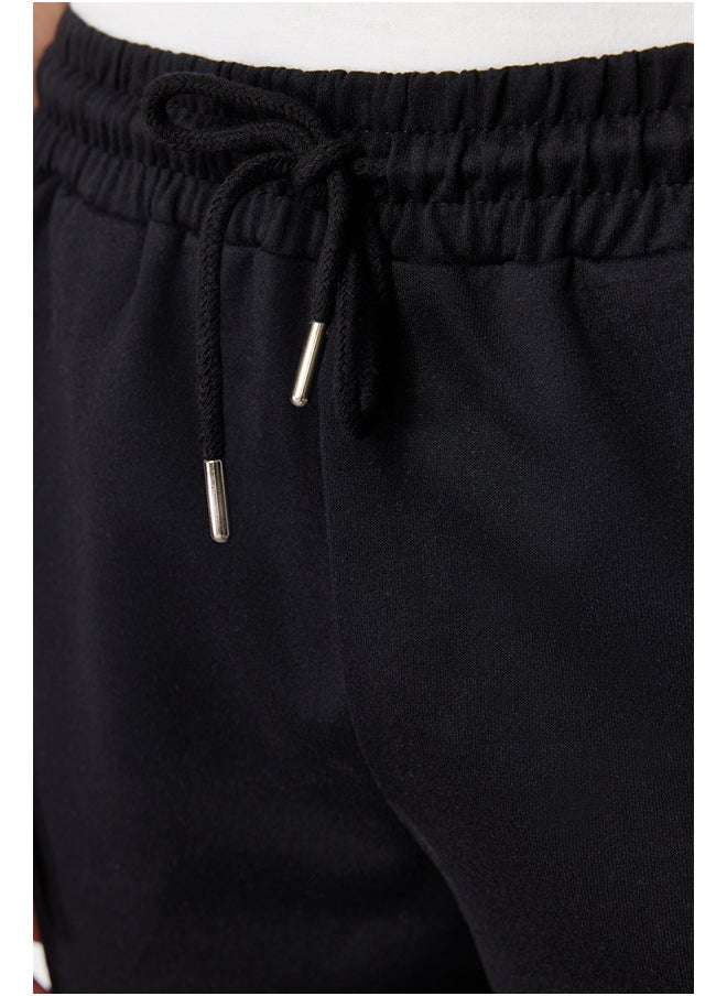trendyol Basic Black Regular/Regular Fit Long Length Elastic Waist Cord Shorts TMNSS24SR00036  - Image 5