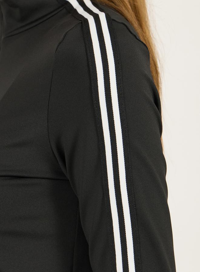 Styli Pack of 3 -Dual Contrast Piping Sports Bra, Thumbhole Detail Jacket & Flared Pants  - Image 4