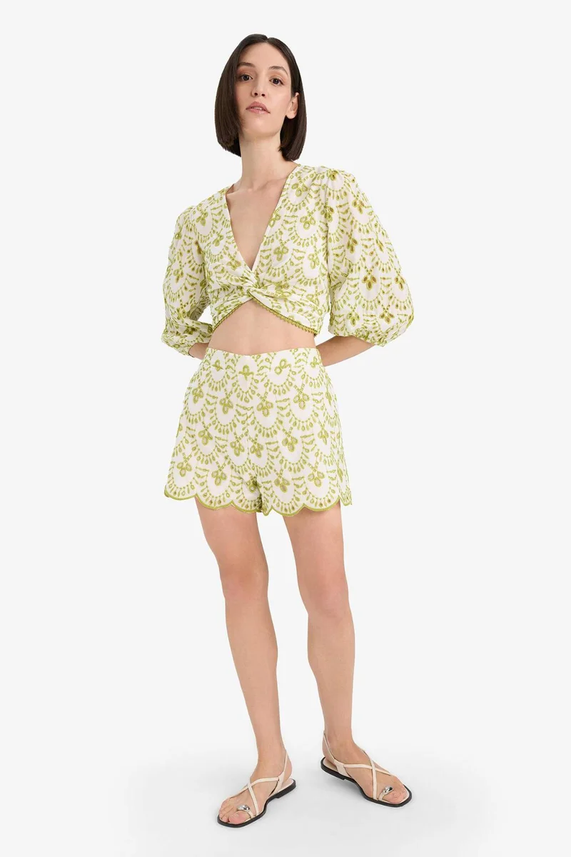 ديفاكتو Regular Fit Embroidered brode Beachwear