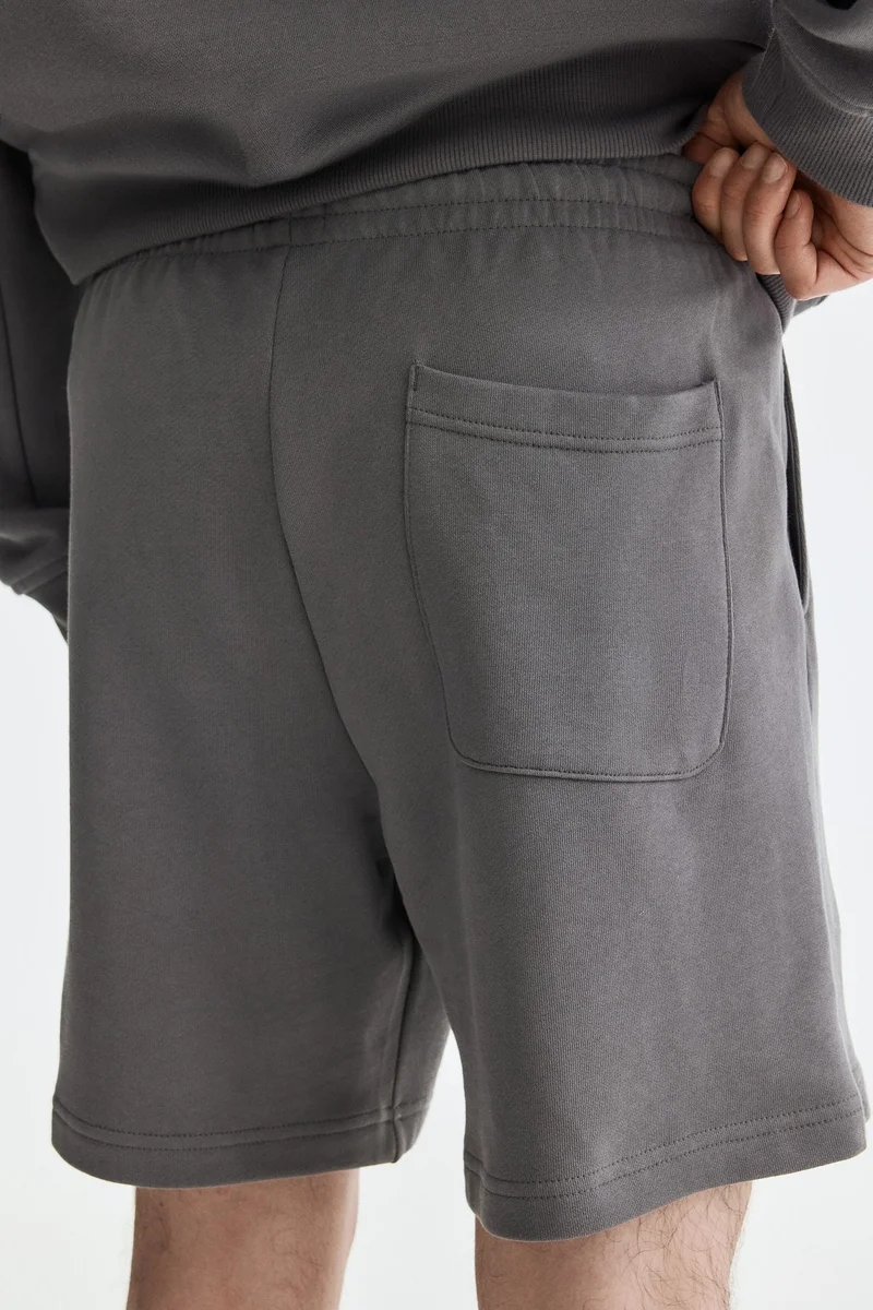 H&M  Regular Fit sweatshorts for Men | Best Price UAE
