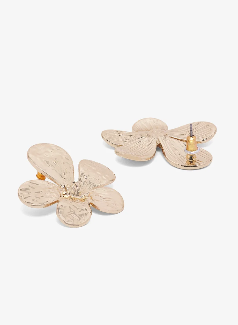 جينجر Floral Shaped Gold Earrings