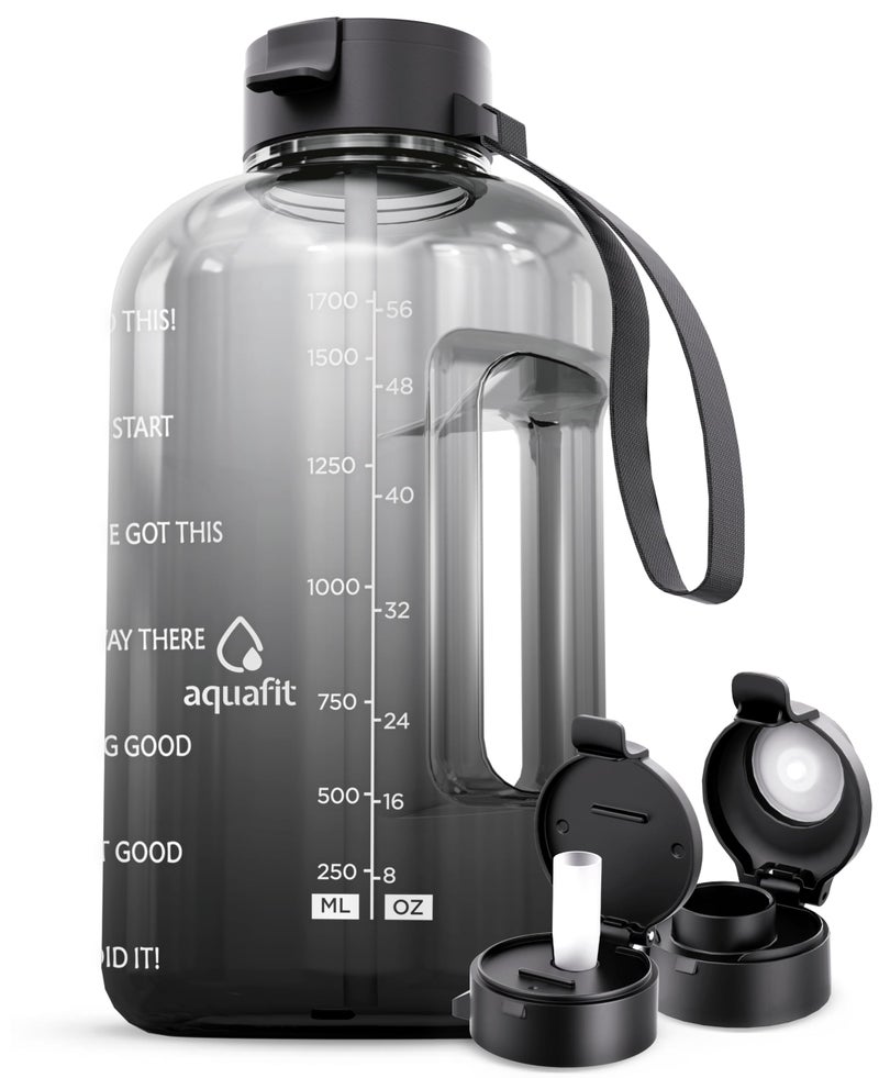 زجاجة ماء AQUAFIT نصف جالون مع علامة الوقت  قشة  غطاء شرب  خالية من BPA زجاجة ماء رياضية مع قشة  جالون كبير رمادي منتصف الليل 64 أونصة  2 أغطية