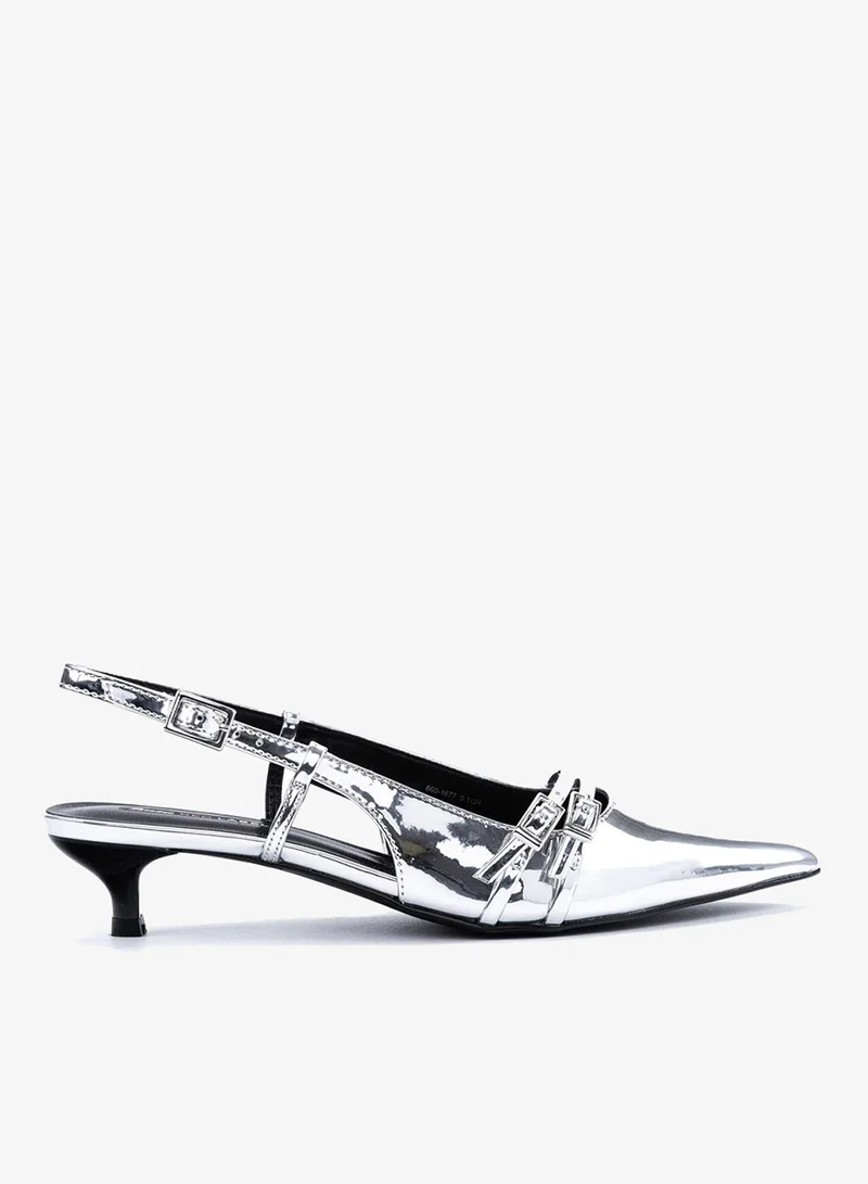 باتا كعب نسائي برباط خلفي ومقدمة مدببة باللون الفضي اللامع