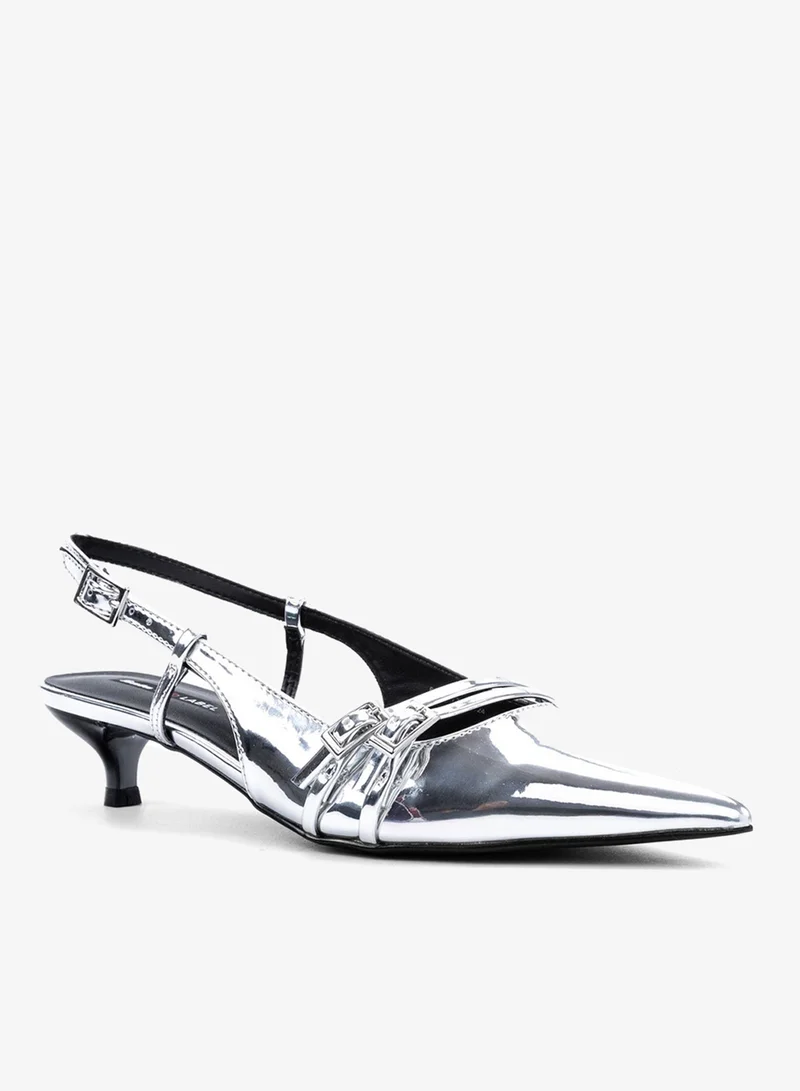 باتا كعب نسائي برباط خلفي ومقدمة مدببة باللون الفضي اللامع