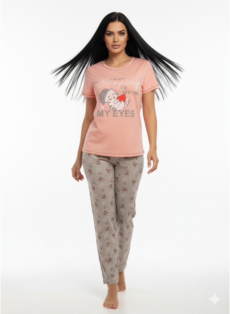 جوانا طقم بيجاما نسائي بأكمام قصيرة وبنطال طويل مطبوع بعبارة "لست نائمة، أنا أريح عينيّ"، زهري فاتح، XL - Image 2