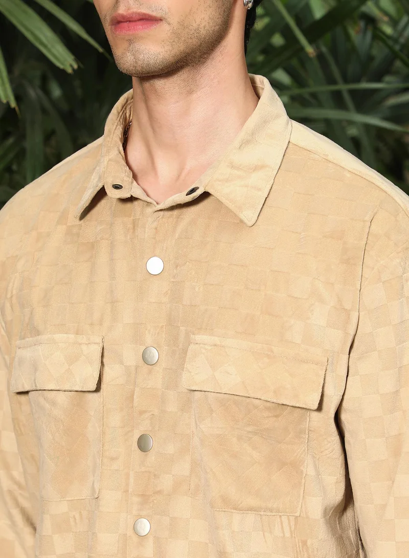 Campus Sutra Campus Sutra Men's Buff Beige Cubic Velvet Utility Shacket For Casual Wear | Spread Collar | Long Sleeve | Button Closure | Overshirt/Shacket Crafted With Comfort Fit For Everyday Wear