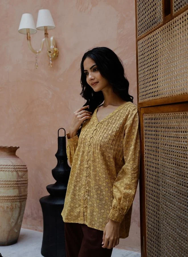 sanskrutihomes sanskrutihomes All-Over Print V-Neck Top with Straight Fit Trousers Co-Ords