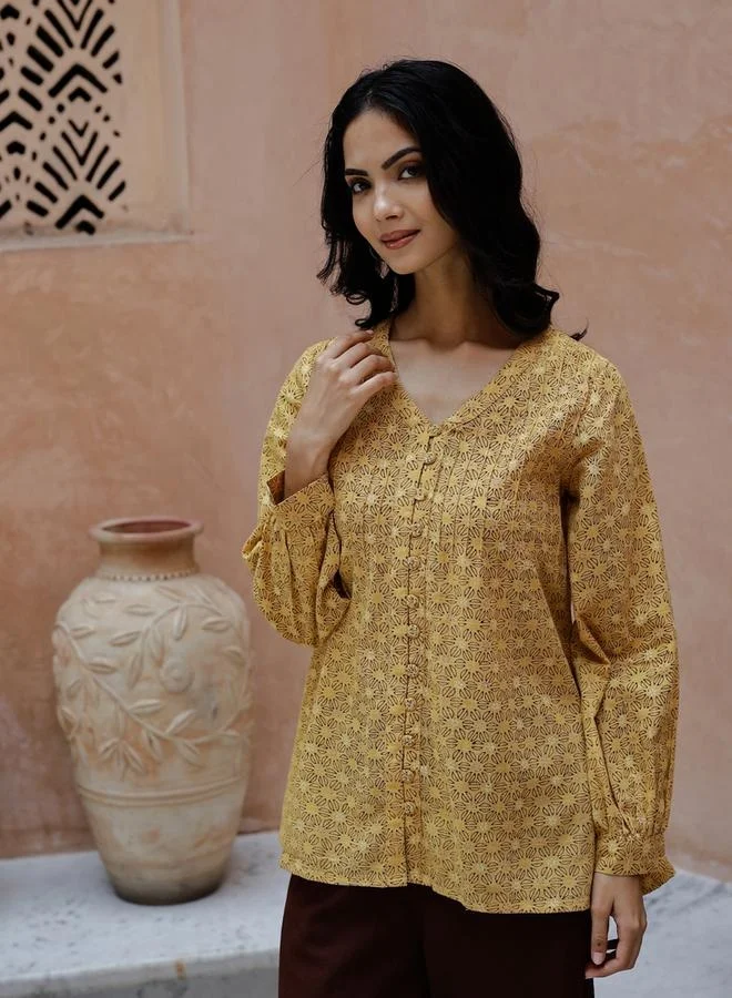 sanskrutihomes sanskrutihomes All-Over Print V-Neck Top with Straight Fit Trousers Co-Ords