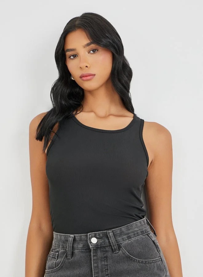 تايك تو توب كامي سادة بياقة مستديرة مضلع