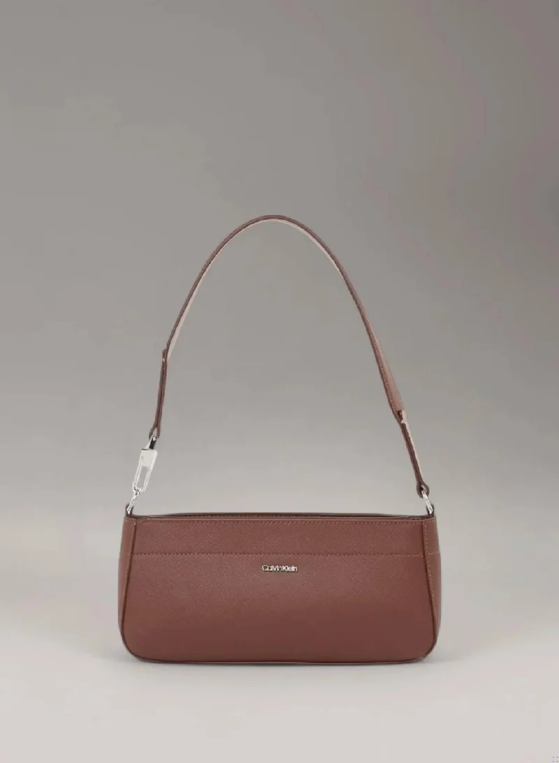 كالفن كلاين شنطة كتف