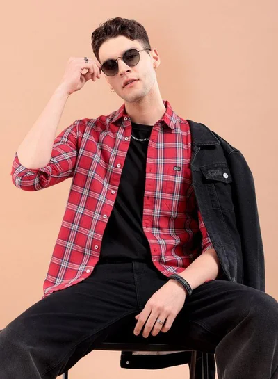 The Indian Garage Co Men Slim Fit Checkered Full Sleeves Spread Collar Casual Shirt