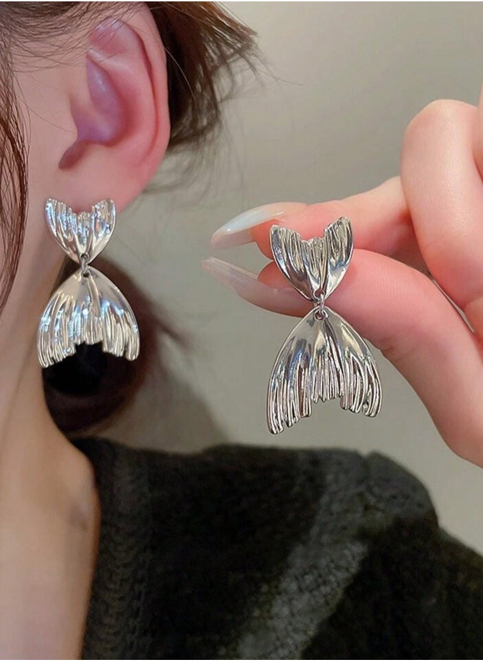 mjuhurat Elegant Mermaid Tail Drop Earrings – Luxurious Silver Finish  - Image 1