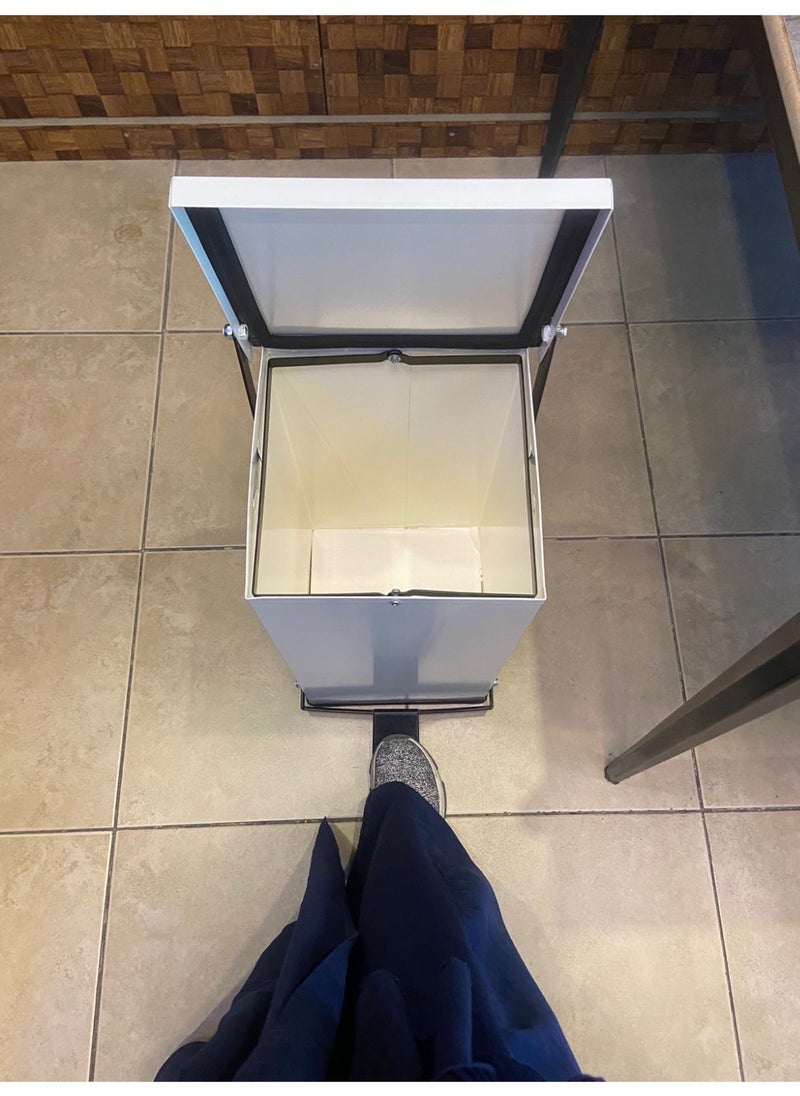 Generic trash bin  - Image 2