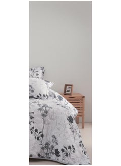 Red Rose A king-sized summer microfiber double bed sheet that adds beauty and elegance to your room, measuring 230*250cm.  - Image 4
