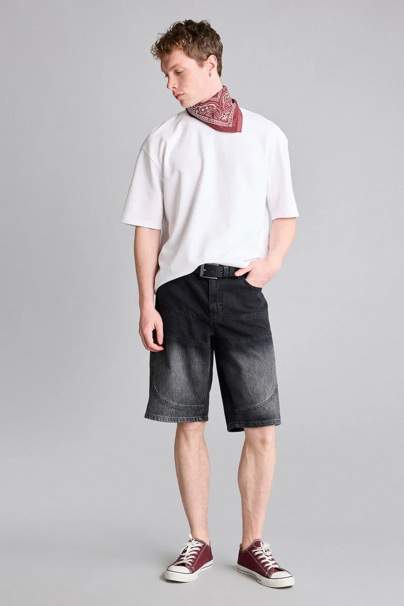 ديفاكتو Baggy Fit Bermuda Shorts