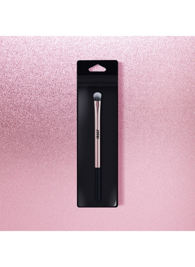 Nykaa Blend Pro Contour Makeup Brush With Plush Bristles  - Image 2