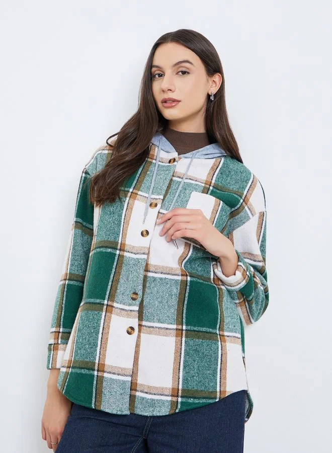 تايك تو شاكيت بياقة هودي وأزرار أمامية بنقشة مربعات