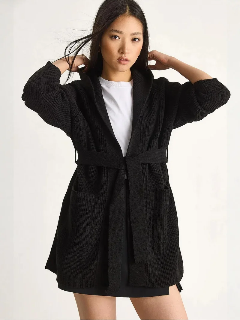 بيانكو لوتشي كارديجان بغطاء رأس وحزام ربط من لوتشي