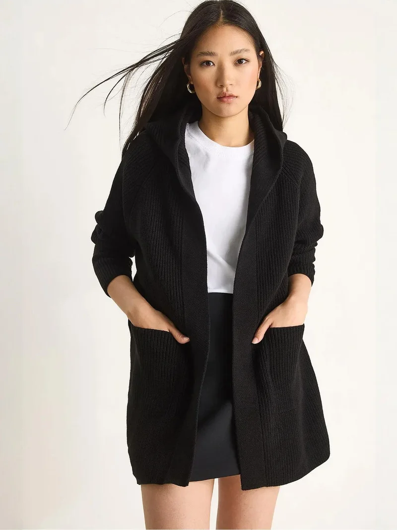 بيانكو لوتشي كارديجان بغطاء رأس وحزام ربط من لوتشي