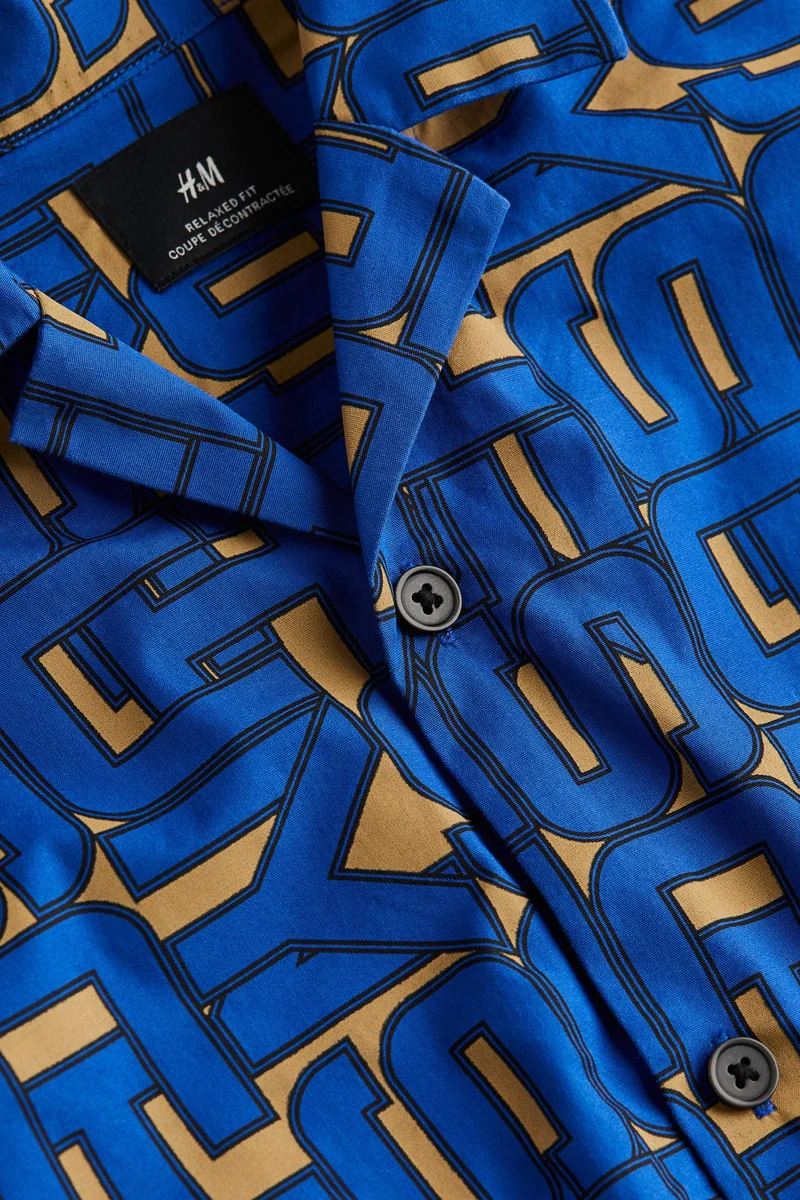 اتش اند ام قميص منقوش بقصة فضفاضة