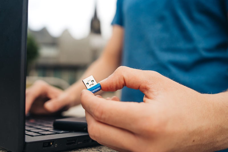 Verbatim 32GB Store 'n' Stay Nano USB 3.2 Gen 1 Flash Drive Snag-free Low Profile Thumb Drive - Blue - Image 2