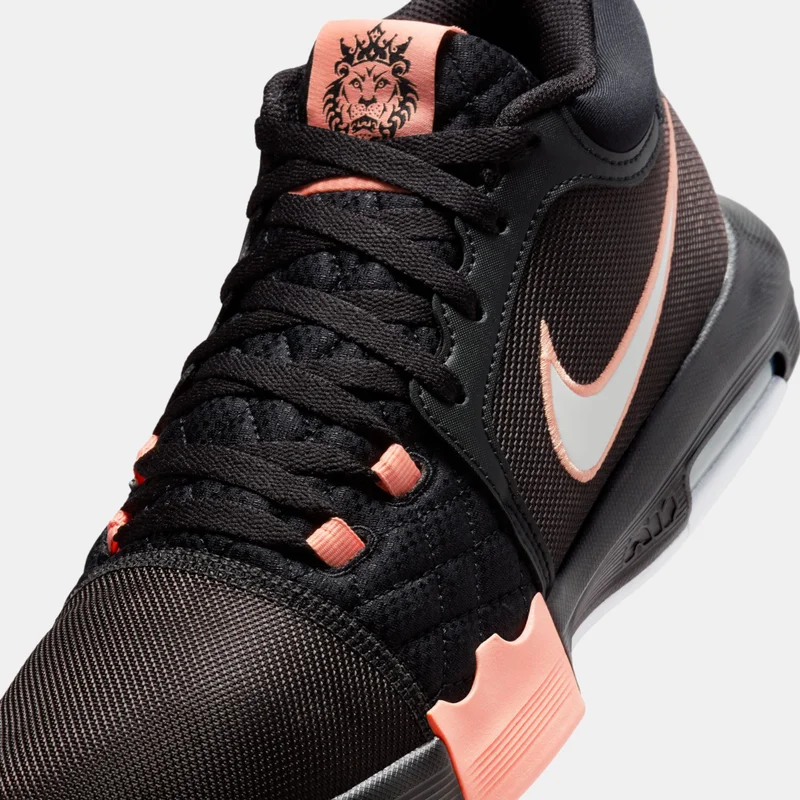 Nike Men's LeBron Witness VIII Basketball Shoes
