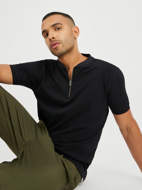 تيشيرت بولو ستايلي بنصف سحاب ومقاس عادي