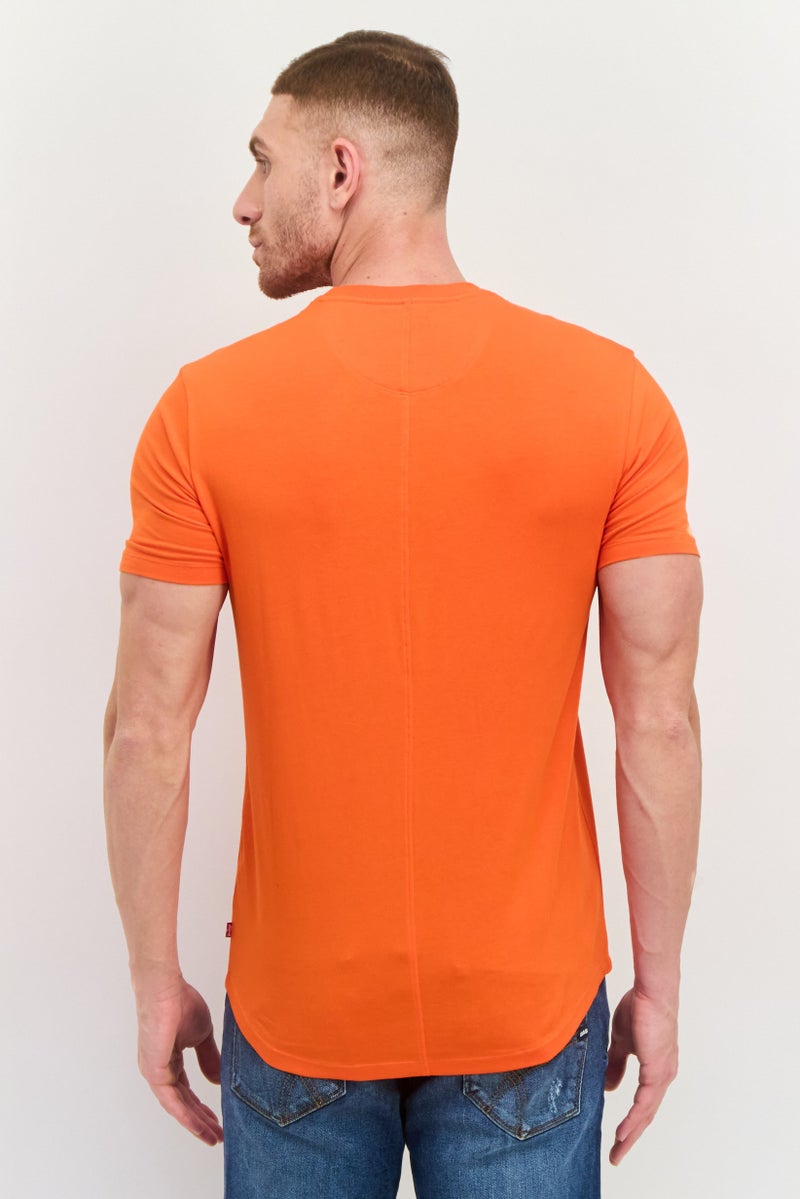 Levi's تي شيرت جرافيك قصير الأكمام للرجال بياقة دائرية، برتقالي - Image 4