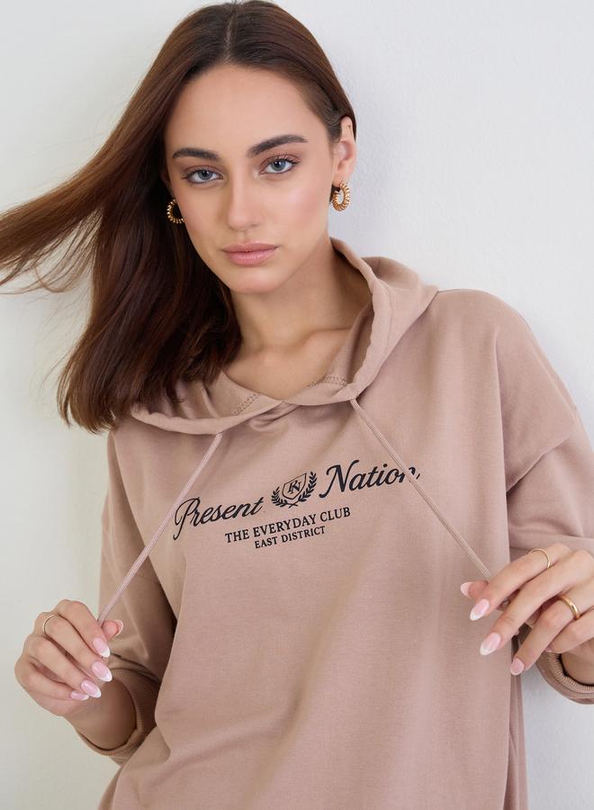 ستايلي طقم منسق من هودي واسع مطبوع مع جوغر - Image 3