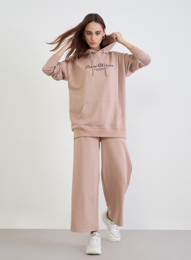 ستايلي طقم منسق من هودي واسع مطبوع مع جوغر - Image 2