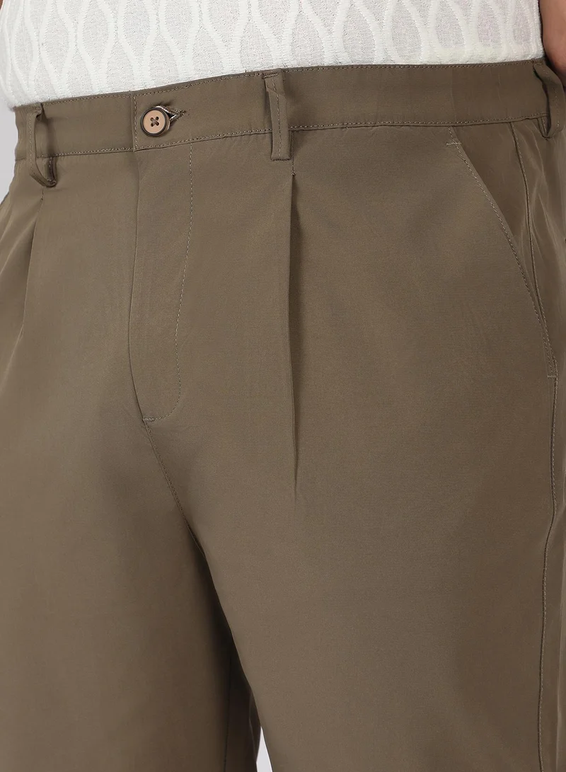 Campus Sutra  Men Pleated Parachute Trousers | Mid Rise , Side-Elasticated Stretch | Button Closure , Straight Hem | Solid Straight-Fit | Woven Fabric For Street & Casual Wear | Olive Brown for Men | Best Price UAE